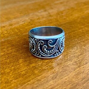 Suarti Balinese Intricate Handmade Sterling Silver Band Ring Size 8